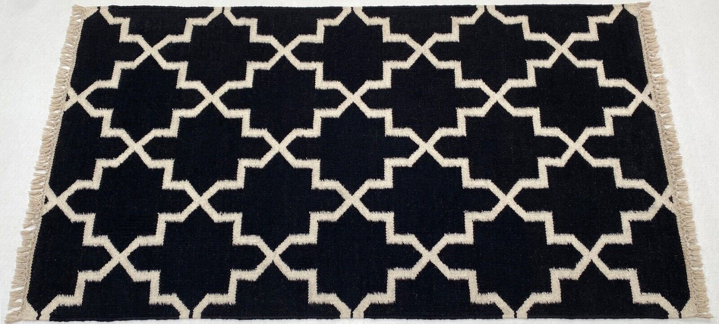 Handgefertigter Kilim Dhurry Teppich Schwarz und Elfenbein, 100% Wolle K501