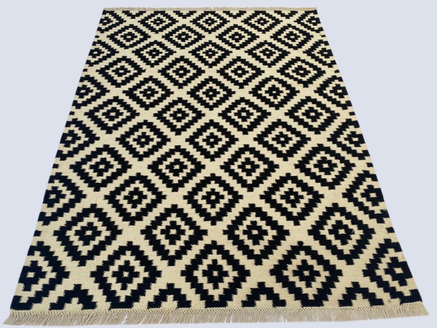 Handgefertigte Kilim Dhurry Teppich 160x230 cm Schwarz Elfenbein 100% Wolle 503