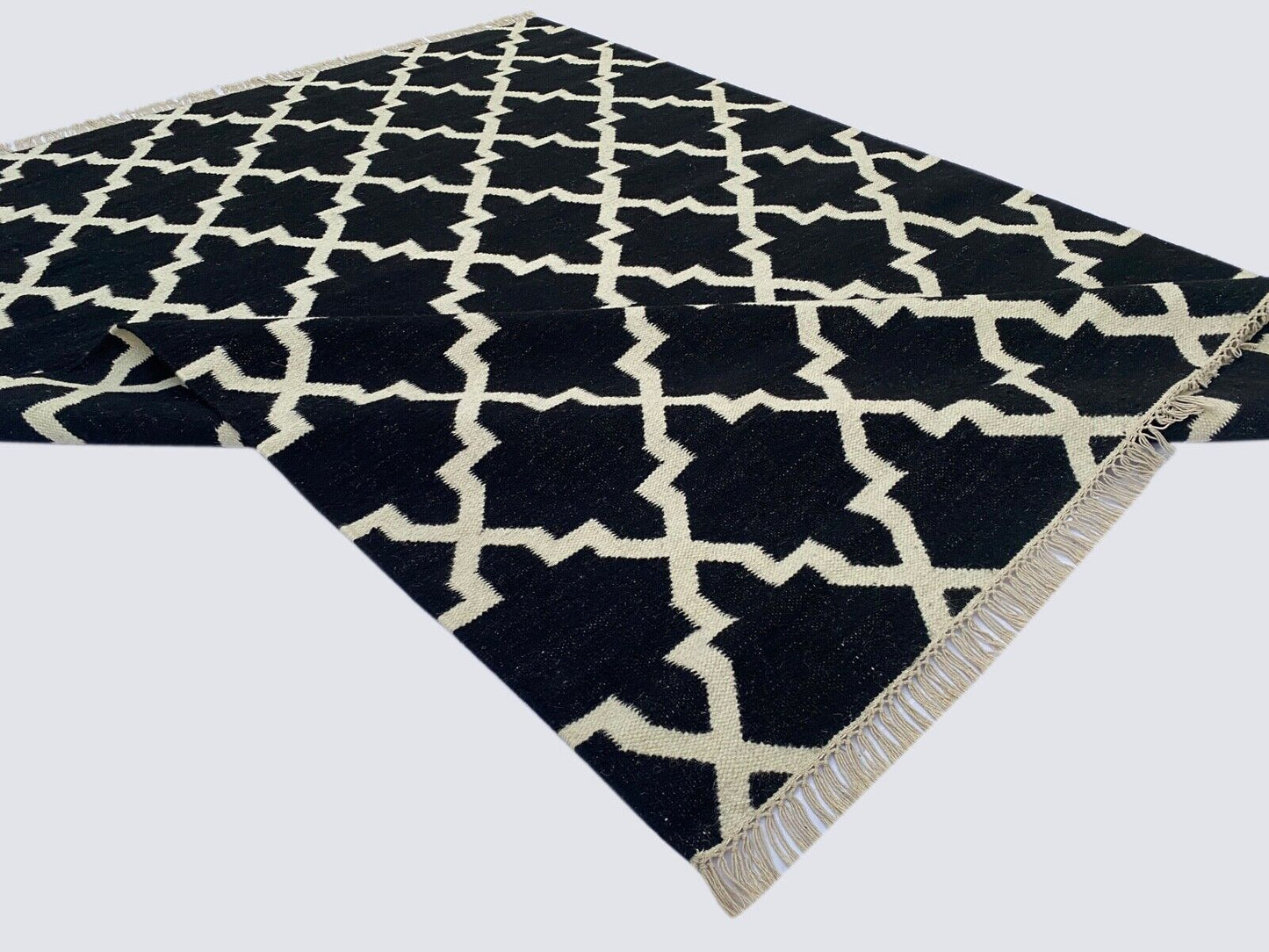 Handgefertigter Kilim Dhurry Teppich Schwarz und Elfenbein, 100% Wolle K501